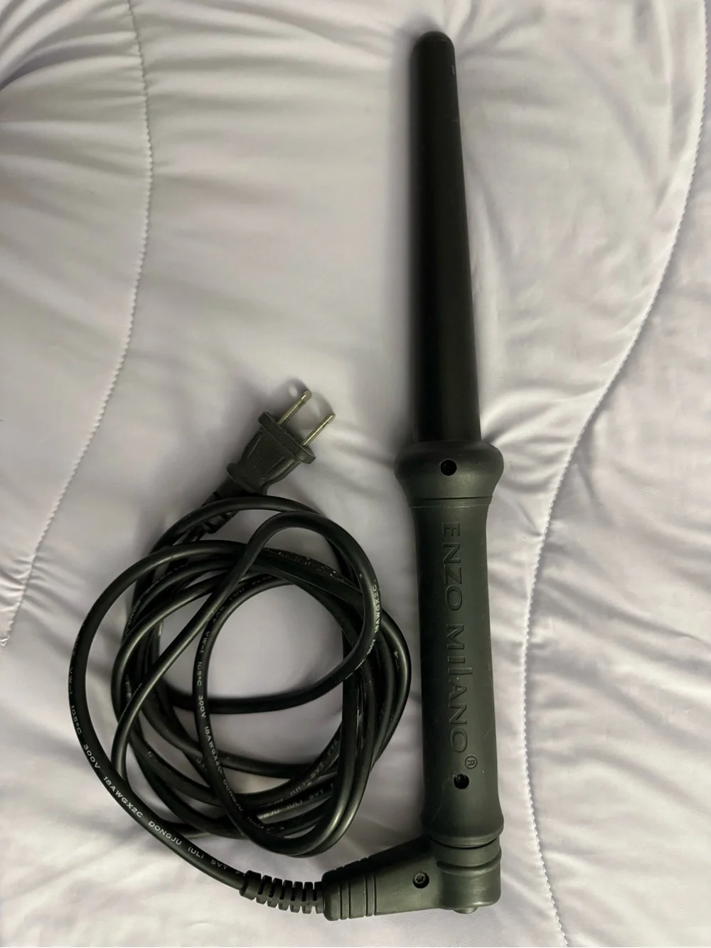 Enzo Milano Black Ceramic Tapered Curling Wand